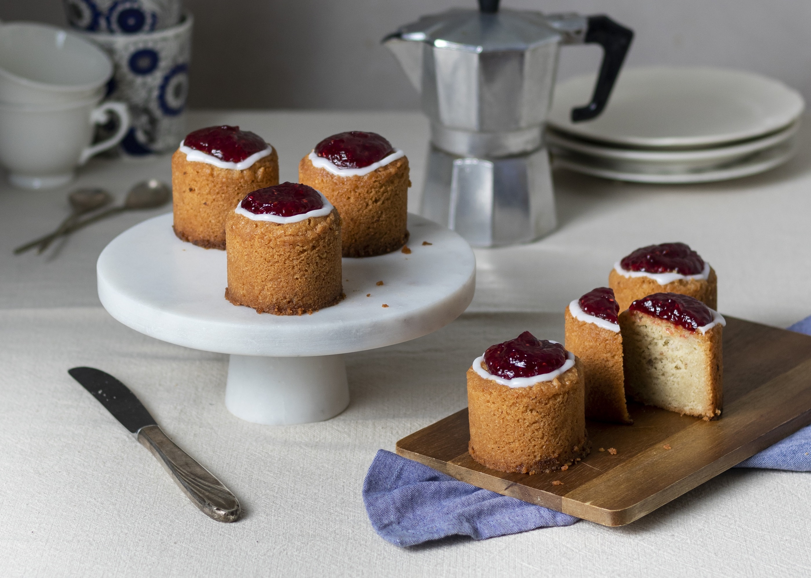 Record sales for bitter almond flavor - Runeberg Day in Finland