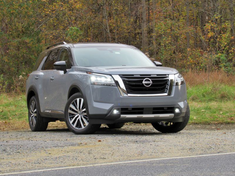 2022 Nissan Pathfinder Platinum ・  Photo by Brady Holt