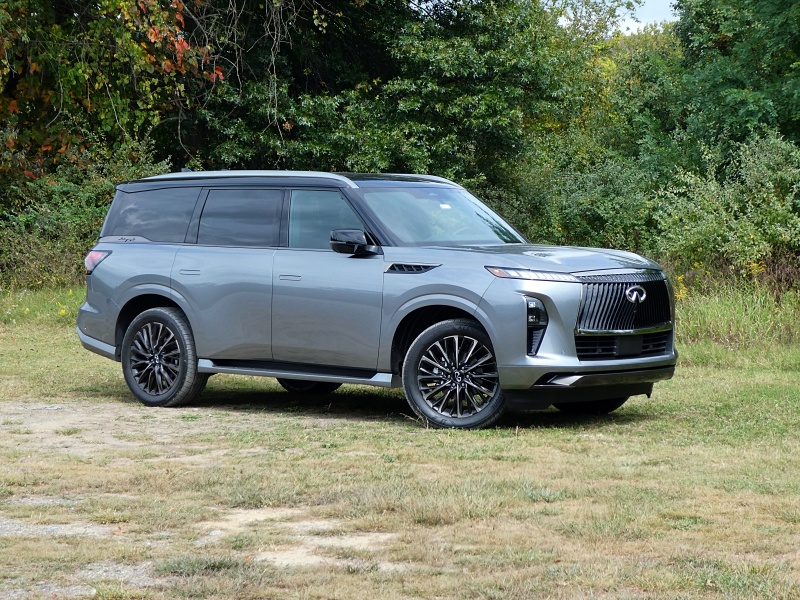 2025 Infiniti QX80 Autograph ・  Photo by Brady Holt