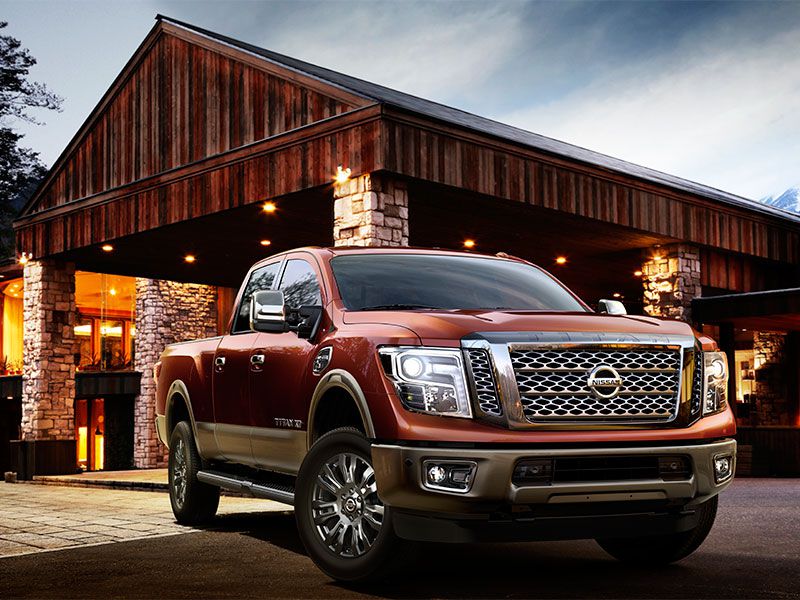 2016 Nissan TITAN XD exterior front angle with grille1 