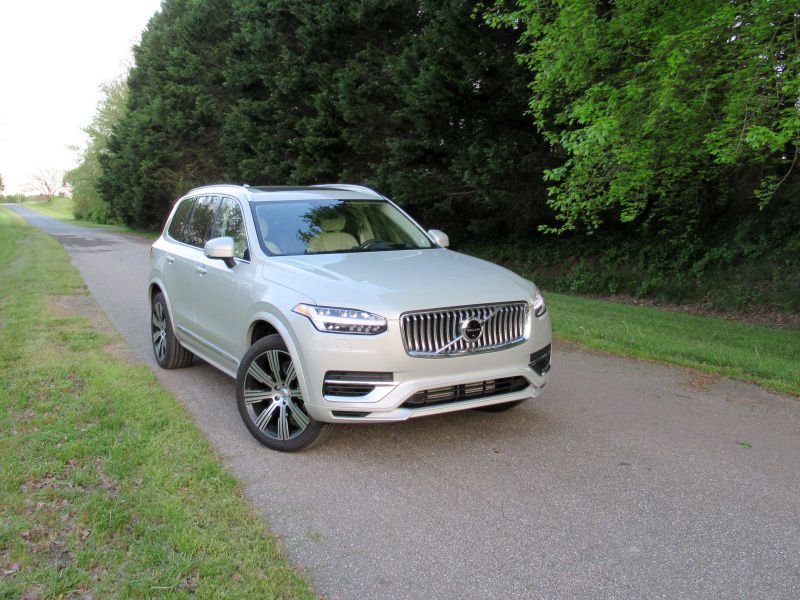 Volvo XC90 T8 Recharge Plug-In Hybrid ・  Photo by Brady Holt