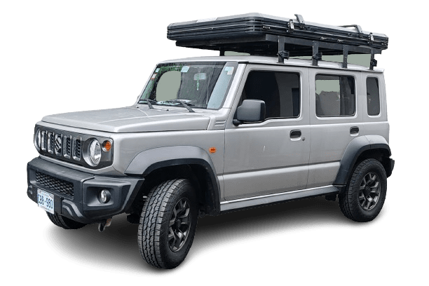 Seitenansicht eines hellgrauen Suzuki Jimny 5-Türer Camper, Modelljahr ...