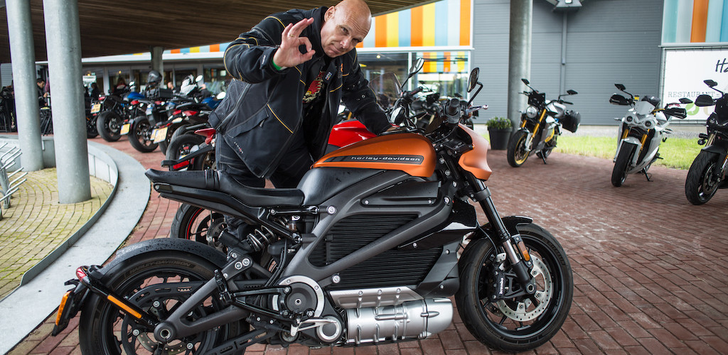 Motorrijden is goedkoper