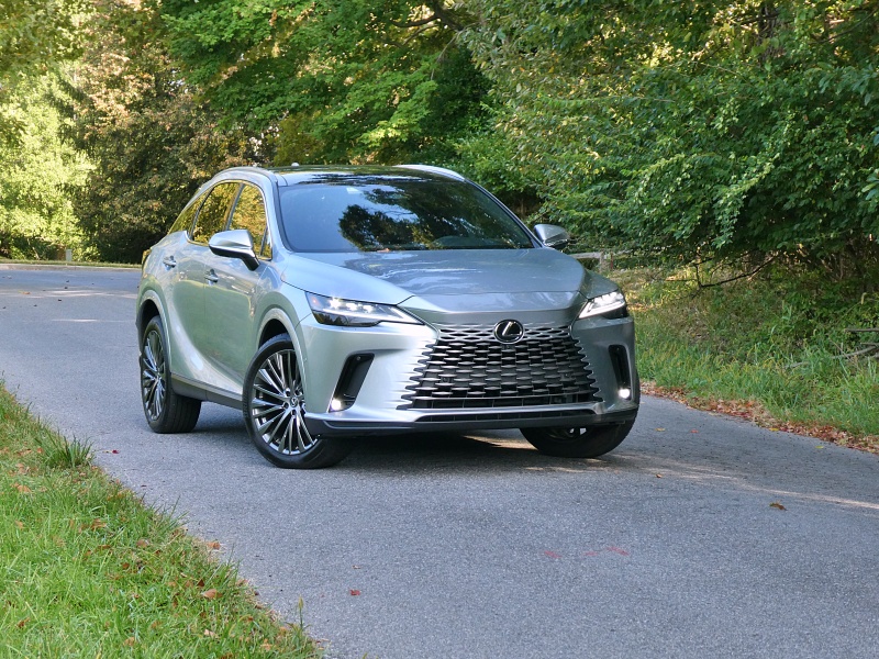 2024 Lexus RX 350h Hybrid Road Test and Review