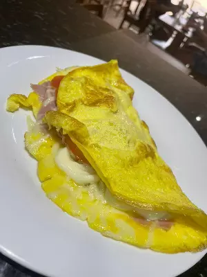 Omelete de presunto e queijo