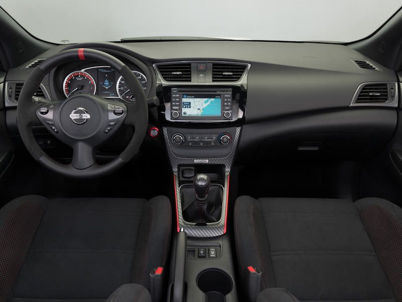 2017 Nissan Sentra NISMO cockpit ・  Photo by Nissan 