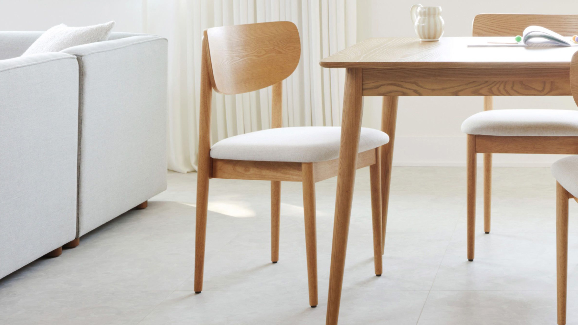 CHAIRS – TRUCK