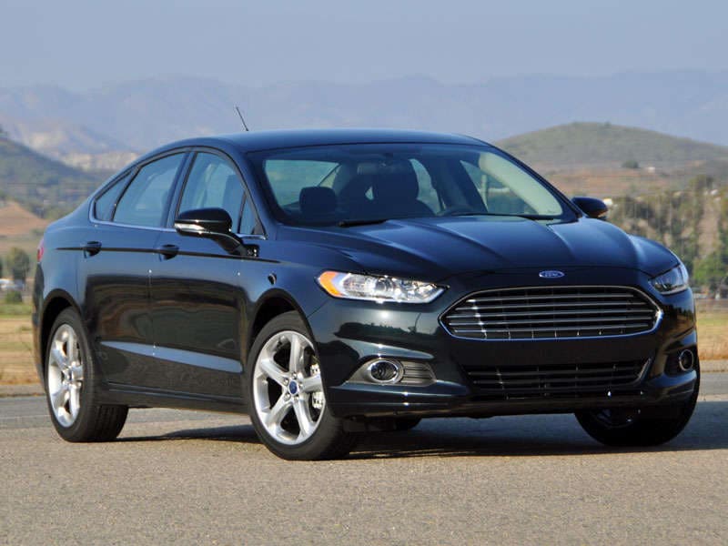 2014 Ford Fusion SE Appearance Package Dark Side Metallic Paint Front Quarter Right ・  Photo by Christian Wardlaw