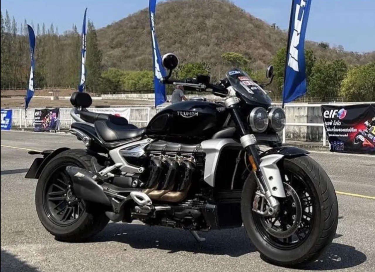 Дополнительное изображение Triumph Rocket 3R 2021 clqnrzeojz8fu0b15o4yw2z13