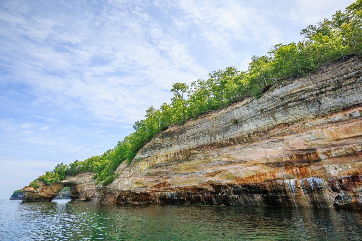 wp-content-uploads-2022-10-rv-road-trips-pictured-rocks-lake-superior.jpg
