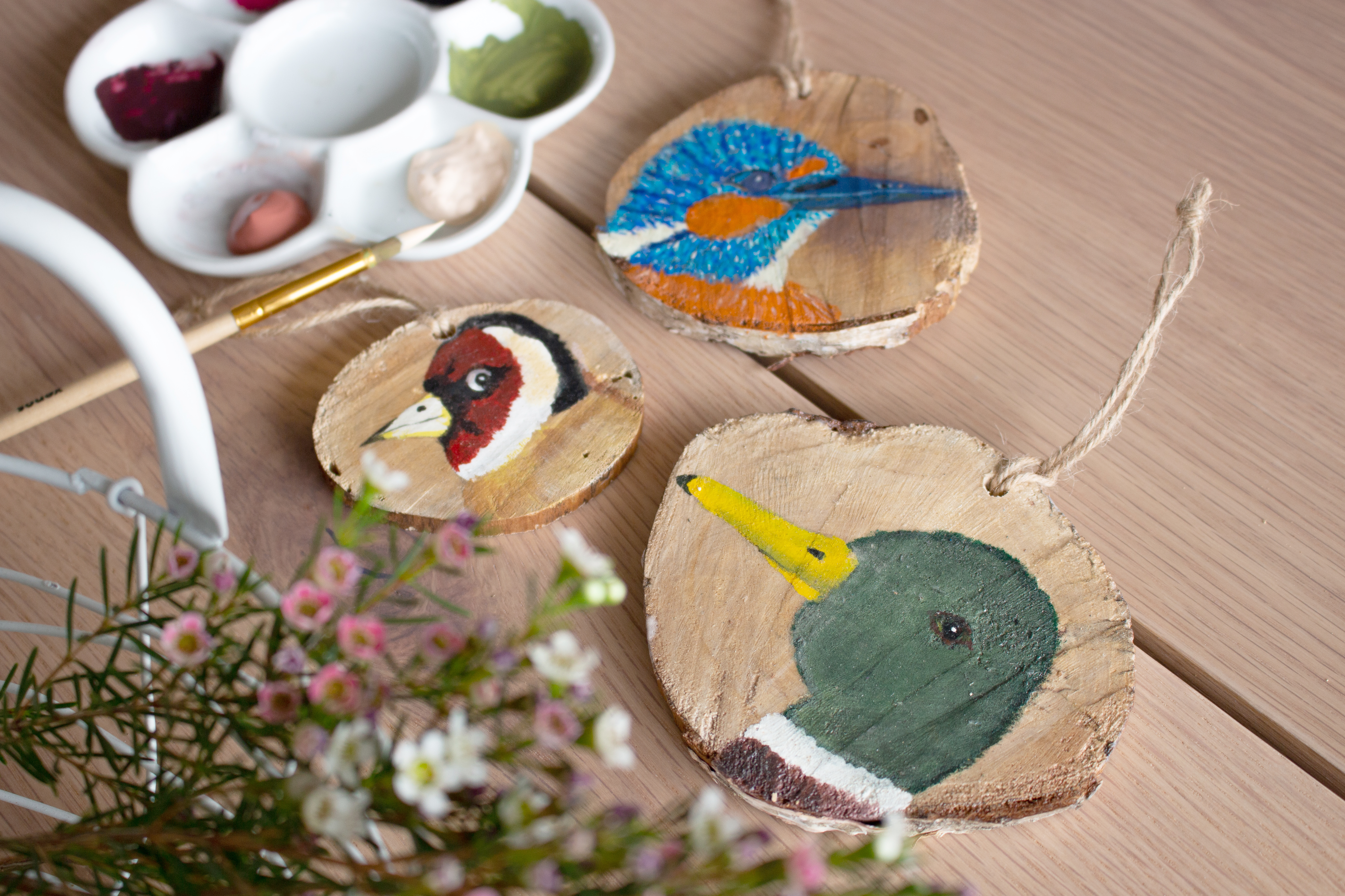 DIY : Peindre avec de la peinture acrylique sur bois- Thumbnail