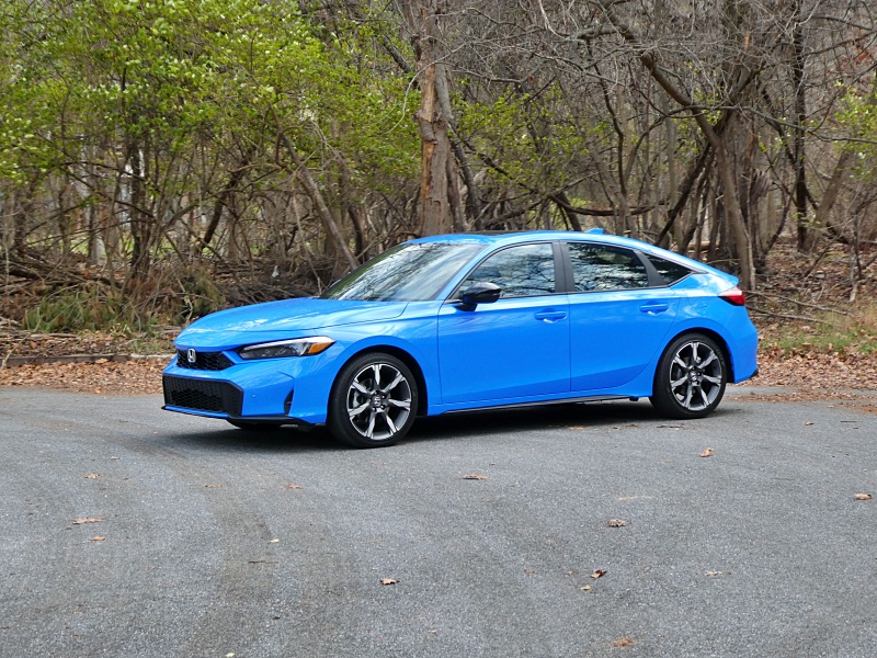 2025 Honda Civic Hybrid Sport Touring hatchback ・  Photo by Brady Holt