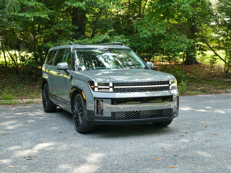 2024 Hyundai Santa Fe Calligraphy ・  Photo by Brady Holt