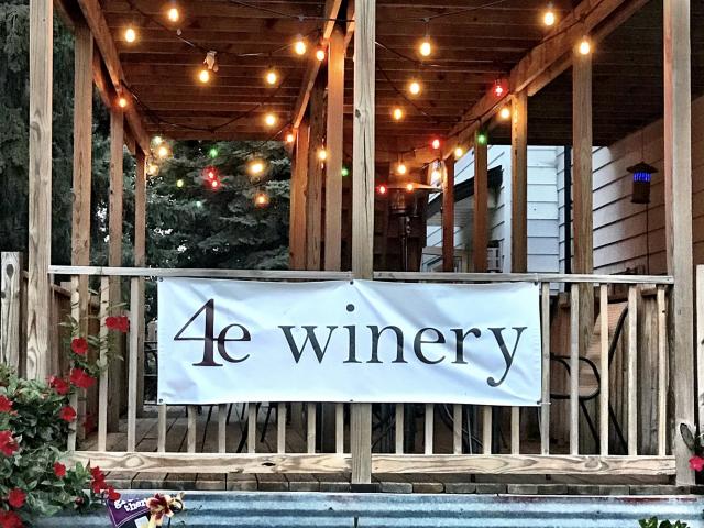 4e Winery has a beautiful patio for visitors to enjoy wine and a picnic.