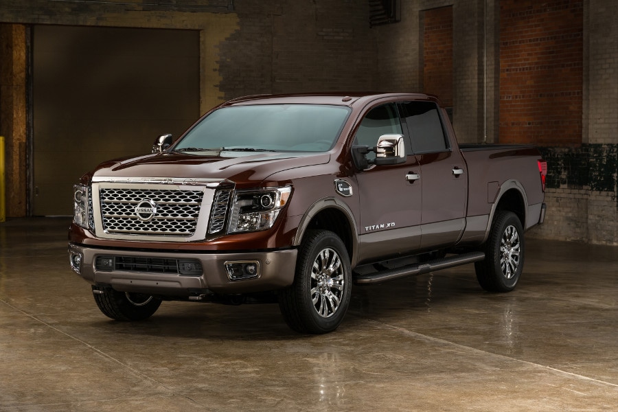 2016 Nissan Titan - Exterior - Front Driver Three-Quarter View ・  Photo by Nissan USA