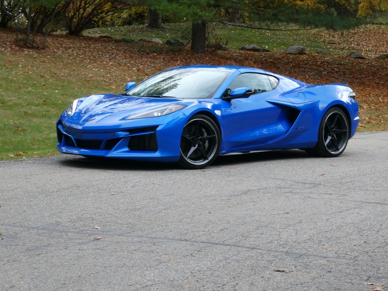 2024 Chevrolet Corvette E-Ray ・  Photo by Ron Sessions