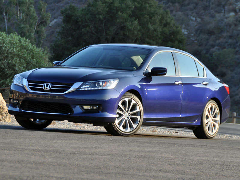 2015 Honda Accord Sport Sedan Obsidian Blue Metallic Front Quarter Left ・  Photo by Christian Wardlaw