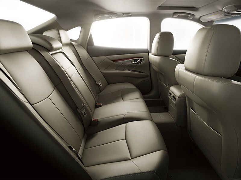 The 10 Most Luxurious Backseat Experiences In The Car World