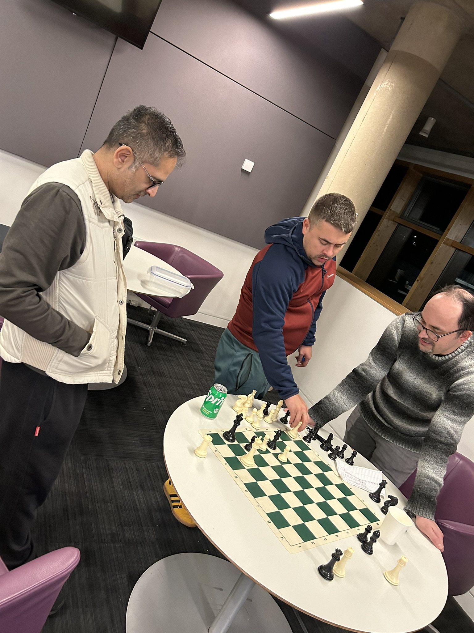 Luton b 2.5 - 2.5 Bedford D. Luton B draw their match in a closely fought battle against Bedford Hothouse Flowers..
