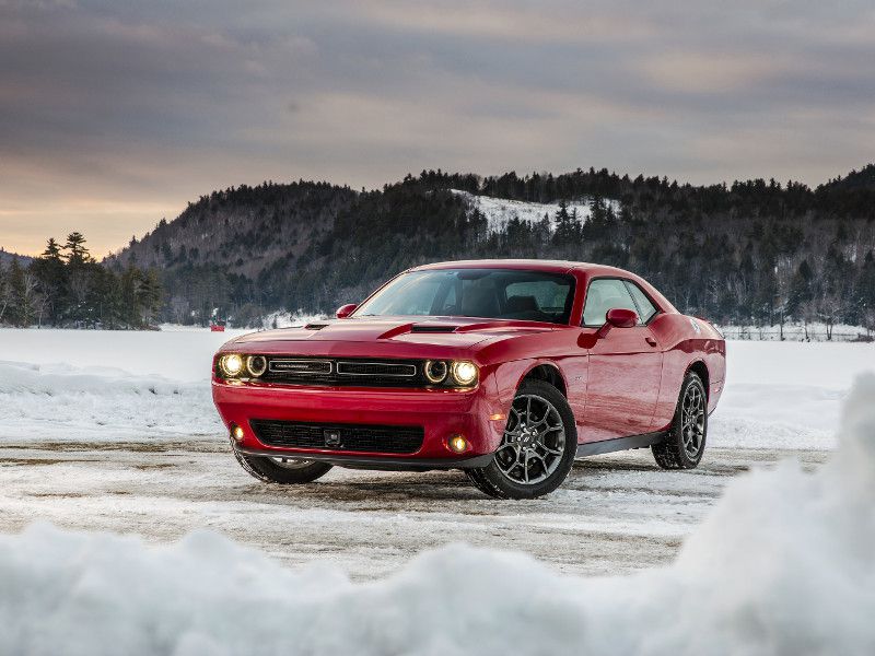2018 Dodge Challenger frontside snow ・  Photo by Fiat Chrysler Automobiles 