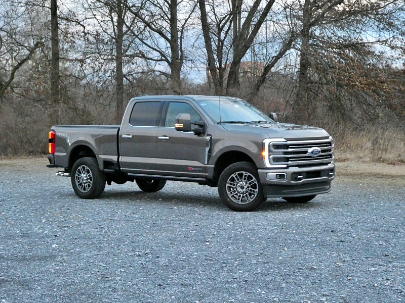 2023 Ford F-350 Super Duty Limited ・  Photo by Brady Holt