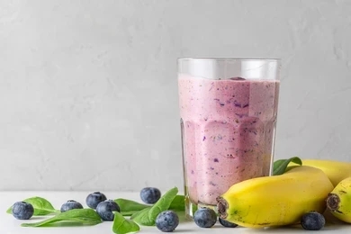 blueberry-banana-spinach-smoothie-milkshake-260nw-1931441912-2.jpg