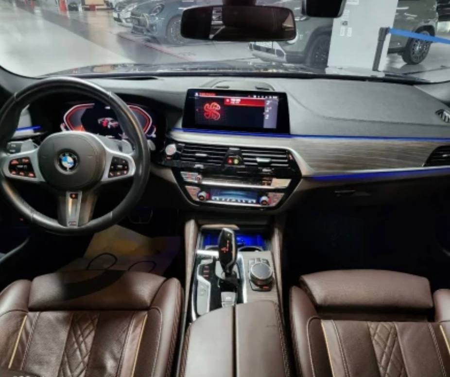 Дополнительное изображение BMW 5 Series (G30) 520d xDrive M Sport Plus clrbynnatlxao0b159pysbrbz