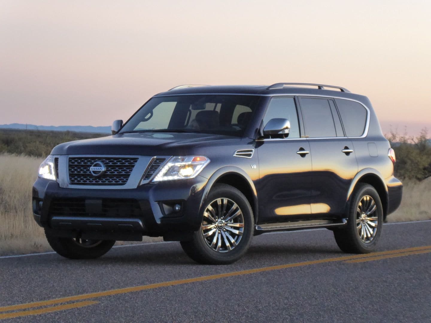 2019 Nissan Armada hero ・  Photo by Ron Sessions