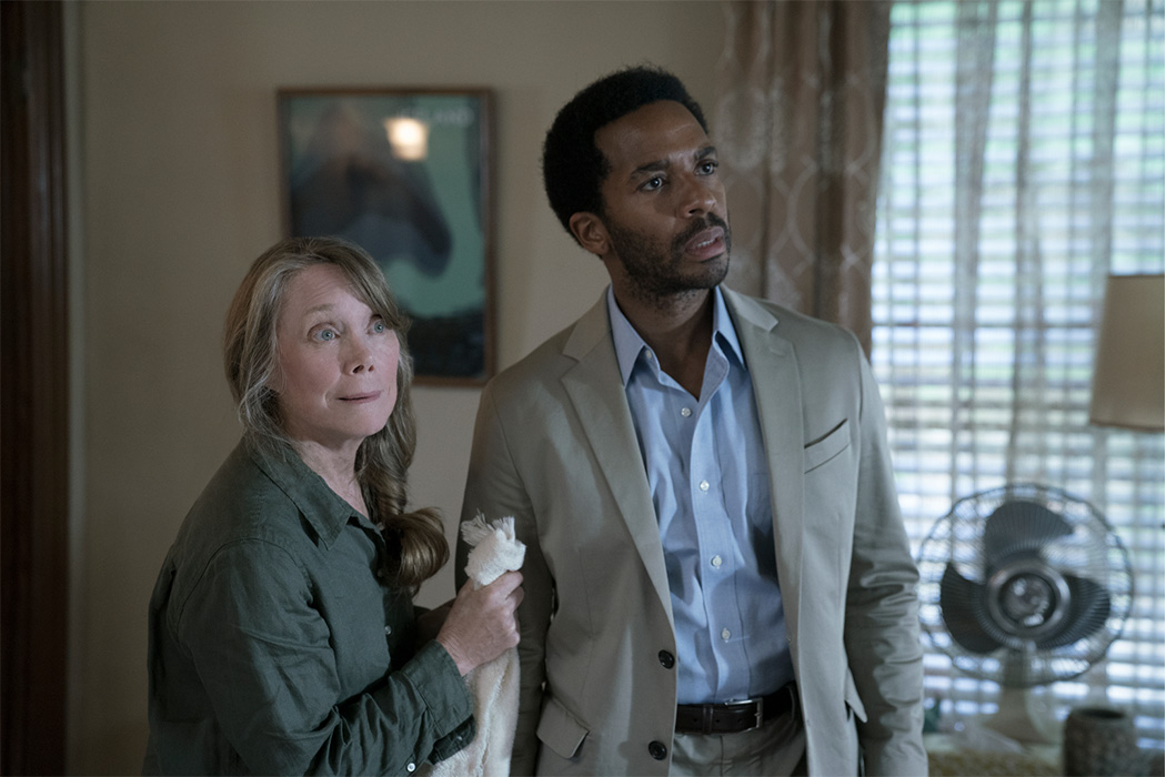 Sissy Spacek-castle-rock-s1-hulu-r1.jpg