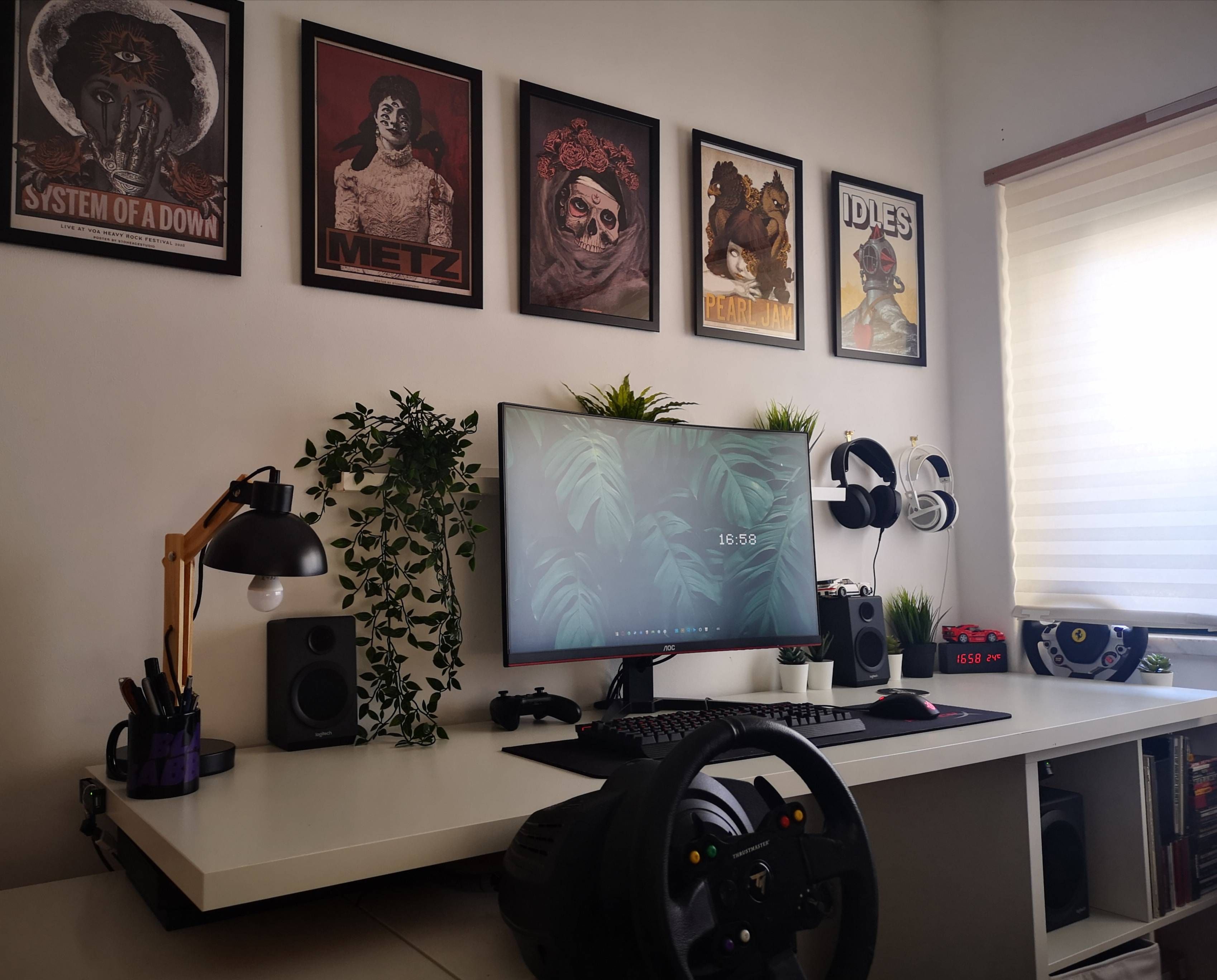 Efficiency and Aesthetics: Creating the Best Minimalist Desk Setup
