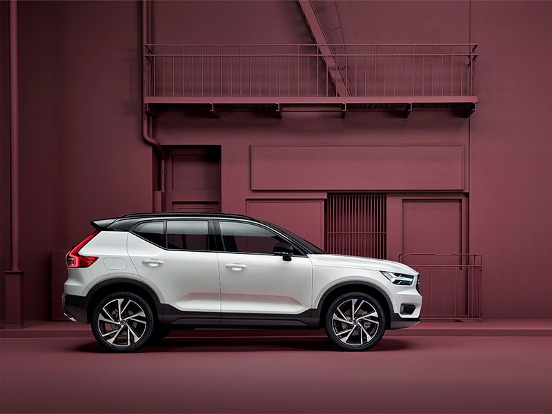 2019 Volvo XC40 Next to building ・  Photo by Volvo 