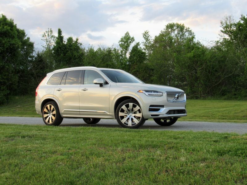 2020 Volvo XC90 T8 plug-in hybrid PHEV ・  Photo by Brady Holt