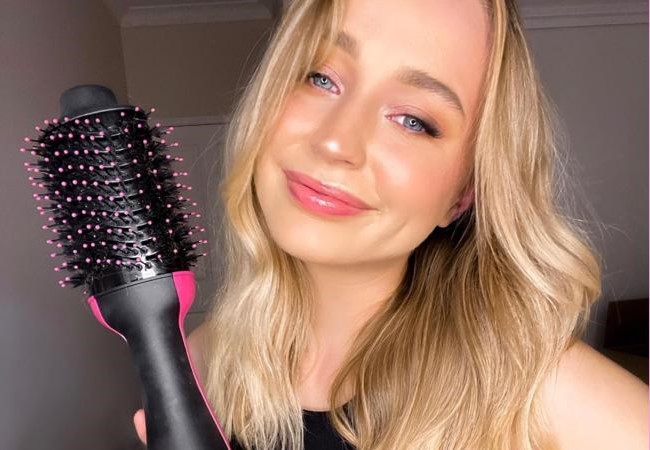 7 Reasons Why We’re Obsessed With The Revlon Hot Brush