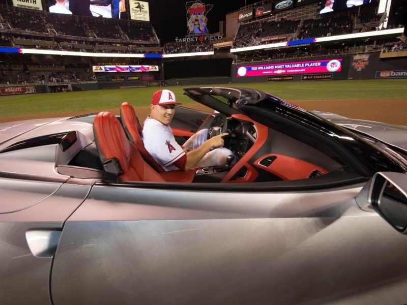 Corvette Stingray boasts a hood autographed by the 2014 MLB all-stars 