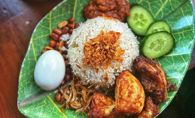 Nasi Lemak Ayam Goreng Berempah