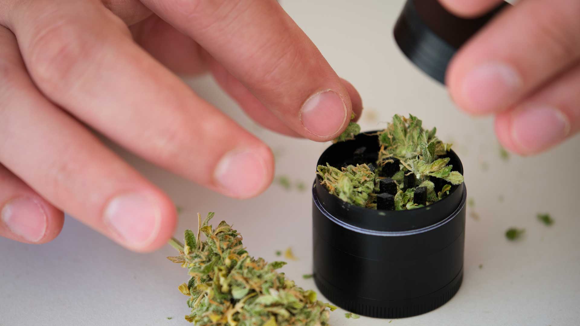 How do you store a quarter of weed.jpg