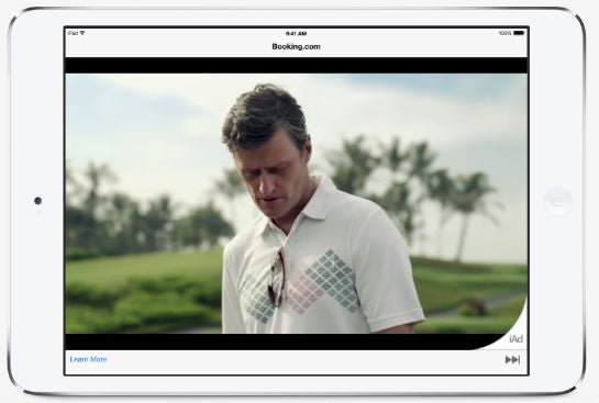 Eine beispielhafte Video-Ad auf dem iPad. Unten rechts: das iAd-Logo.