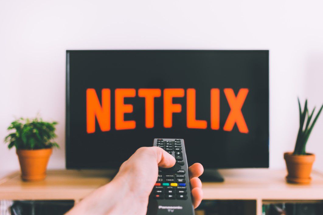 Netflix compie 25 anni. Com’è cambiato da allora il nostro modo di guardare i film?