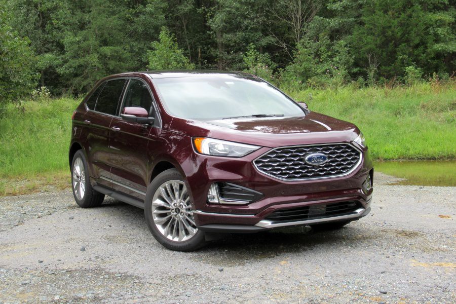 2020 Ford Edge Titanium ・  Photo by Brady Holt