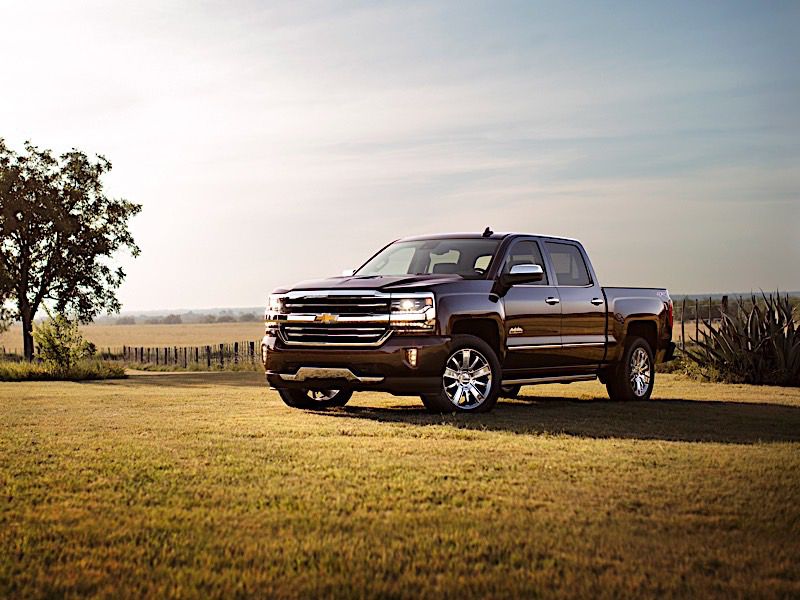 2018 Chevrolet Silverado High Country ・  Photo by General Motors