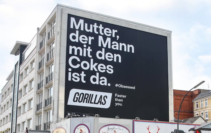 Die Agentur Heimat hat die Motive für die Plakatkampagne von Gorillas entworfen. Foto: Gorillas/Heimat