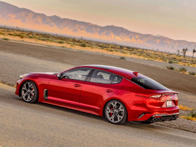 10 Things You Need to Know About the 2018 Kia Stinger | Autobytel