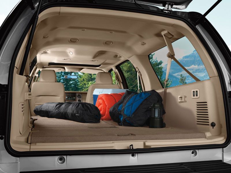 2016 Ford Expedition cargo area 