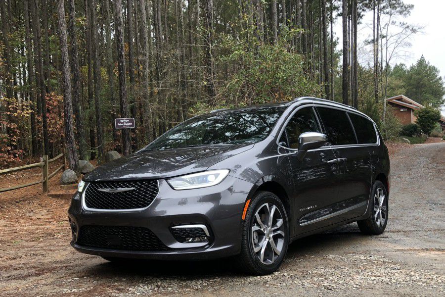 2021 Chrysler Pacifica Front ・  Photo by Nicole Wakelin