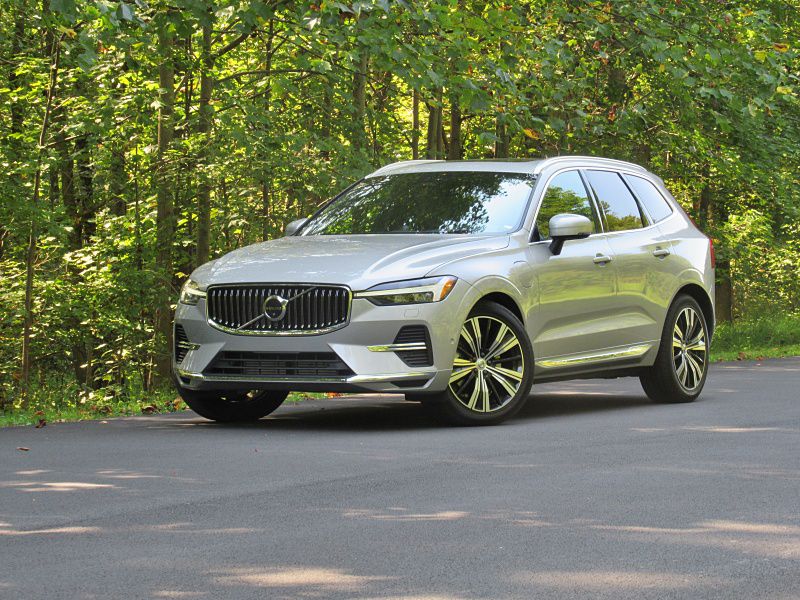 2018 Volvo XC60 Review: A Handsome, Tech-Friendly SUV