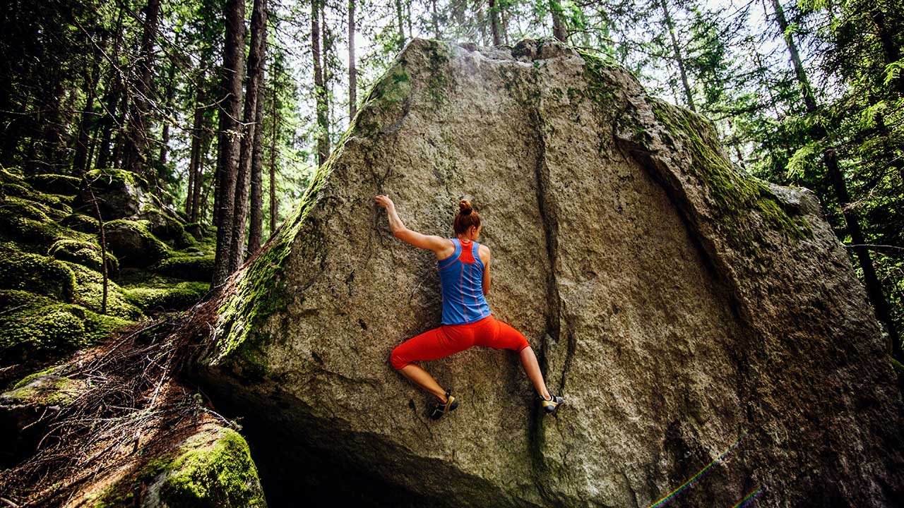 How to Start Bouldering Outdoors for Beginners