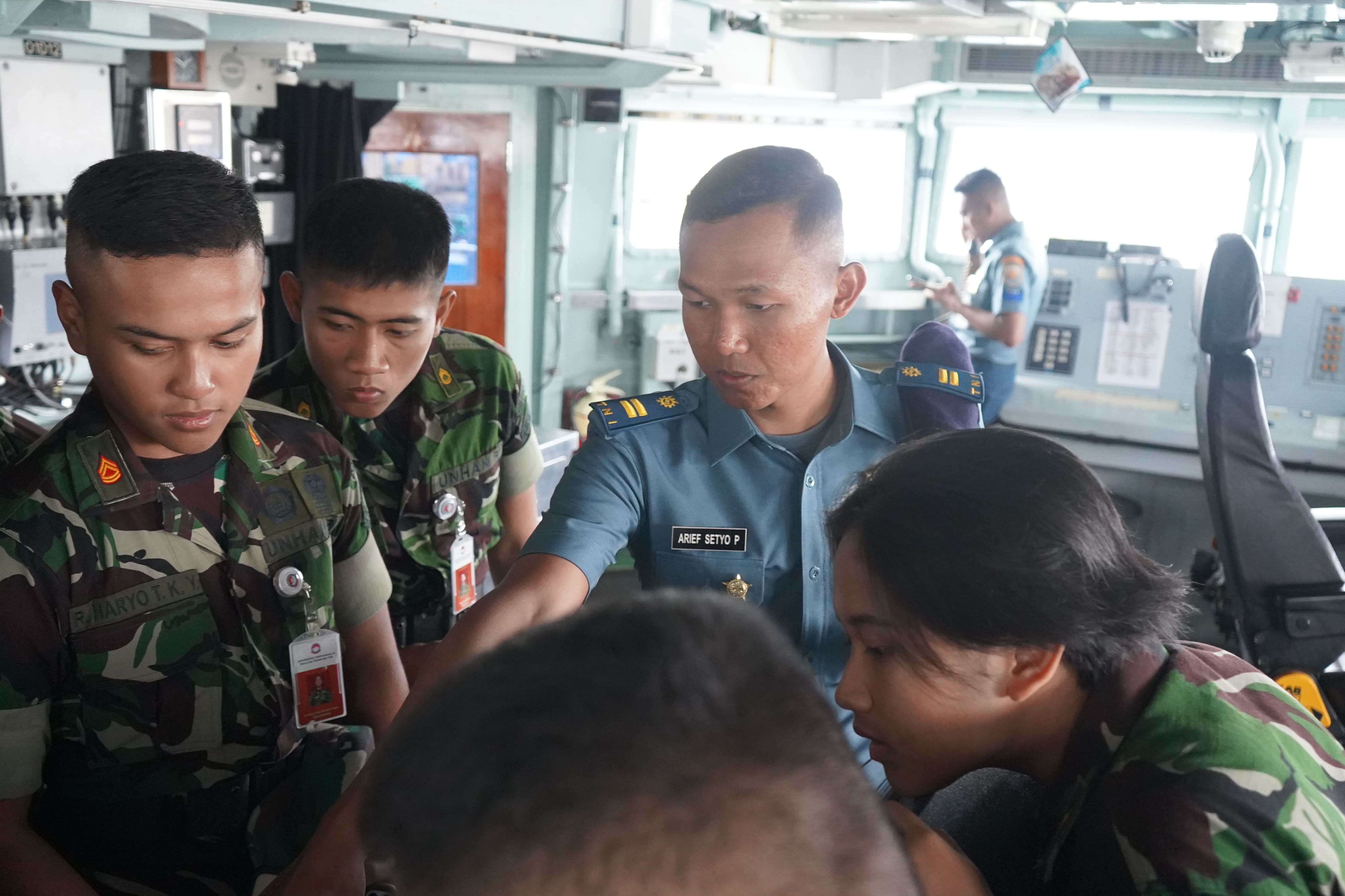 Study Visit Kadet Prodi Teknik Elektro Ke Kri Pelabuhan Jict