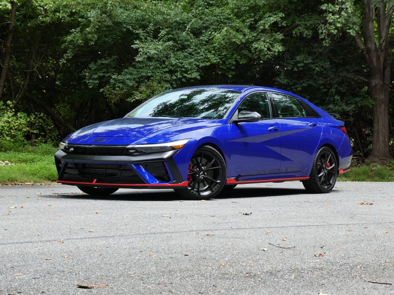 2024 Hyundai Elantra N vs. 2024 Honda Civic Type R