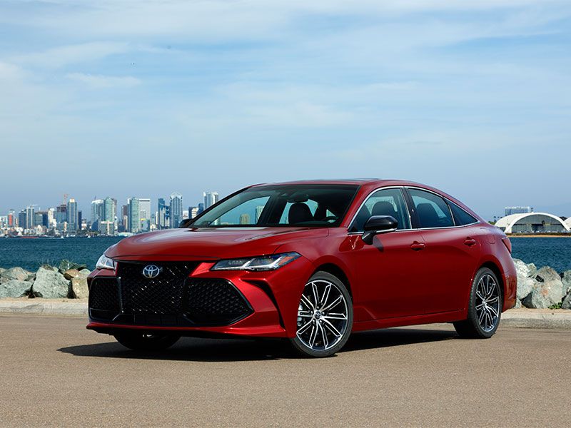 2019 Toyota Avalon exterior hero ・  Photo by Toyota 