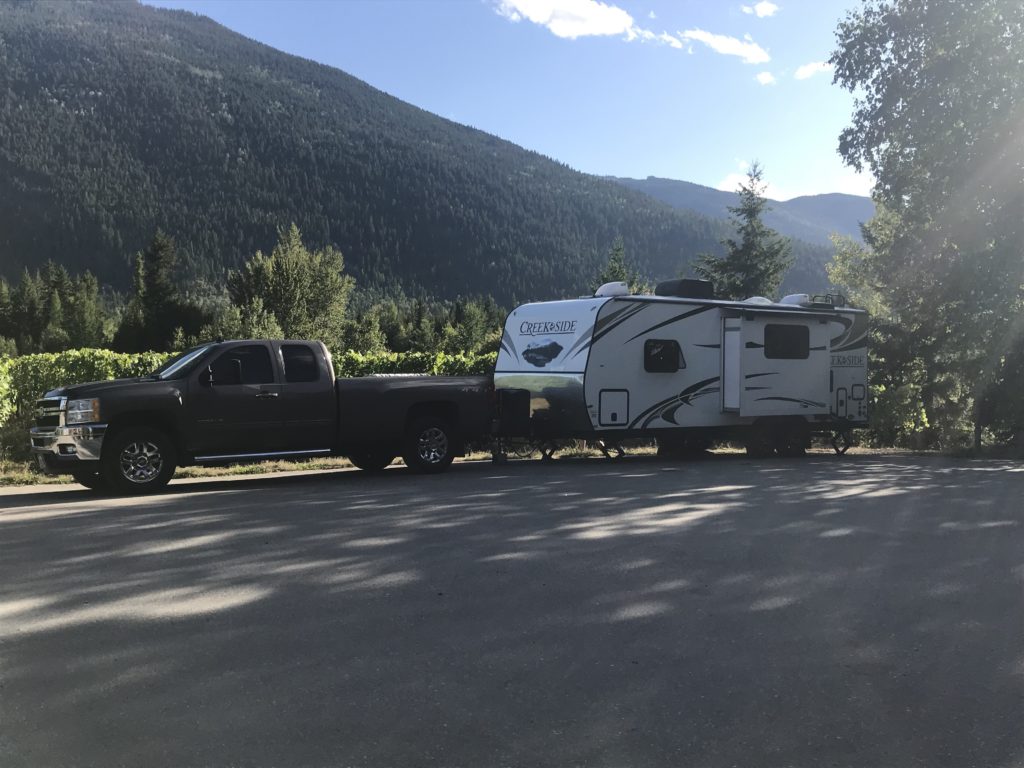 rv parked with jacks down